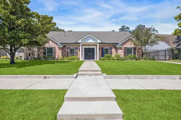 2918 Stoney Brook Drive, Houston, TX 77063