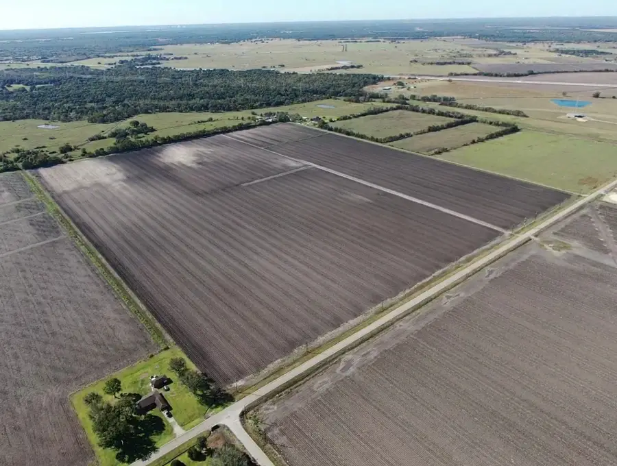 1010 County Road 23, Damon, TX 77430 - Image #3