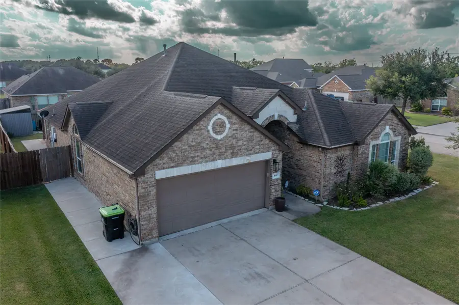802 Sterling Court, Bay City, TX 77414 - Image #2