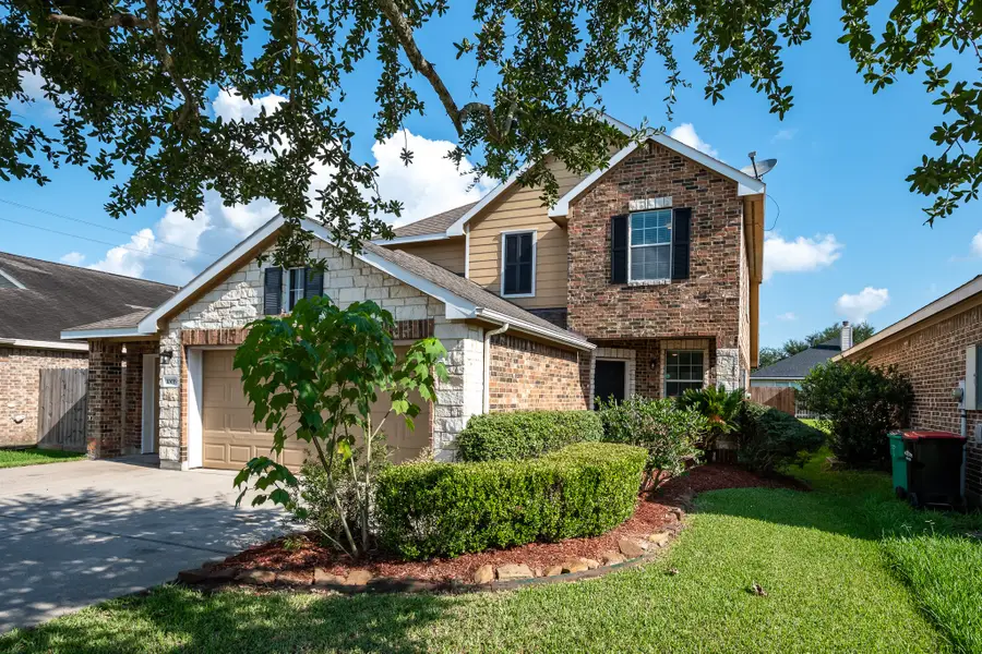 10019 Lynnwood Drive, Baytown, TX 77521 - #2