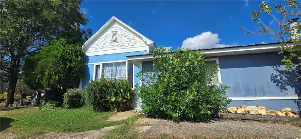 807 N Manse Avenue, Giddings, TX 78942