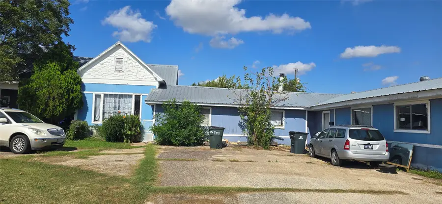 807 N Manse Avenue, Giddings, TX 78942 - #2