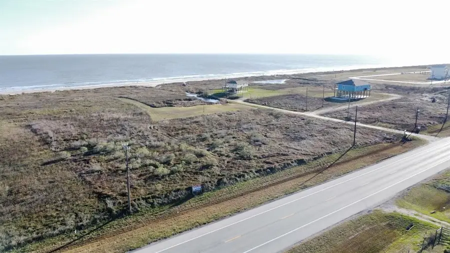 952 Steinhagen Drive, Gilchrist, TX 77617 - Image #3