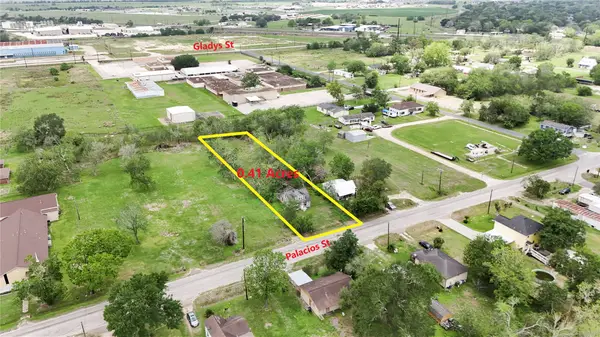 710 Palacios Street, El Campo, TX 77437