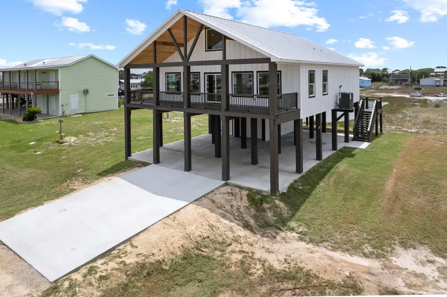 809 W Taylor Avenue, Port O Connor, TX 77982 - #3