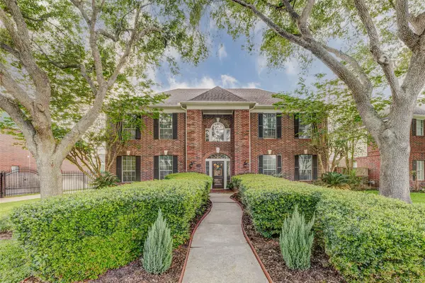 2106 Shade Crest Drive, Richmond, TX 77406