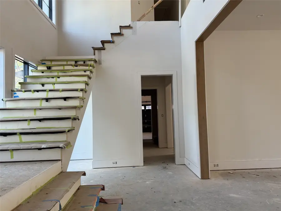 11411 Dunbeath Drive, Hedwig Village, TX 77024 - Image #3