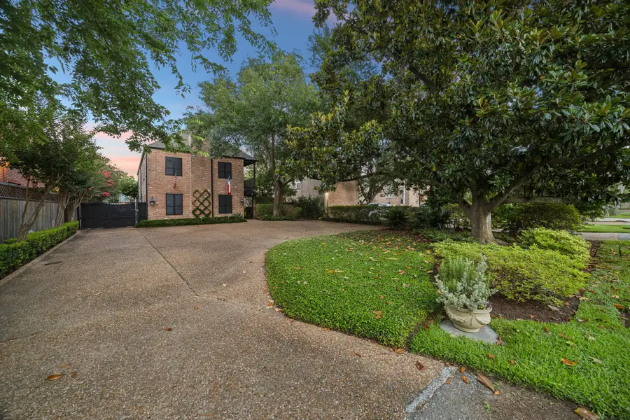 12 E Broad Oaks Drive, Houston, TX 77056 - #2