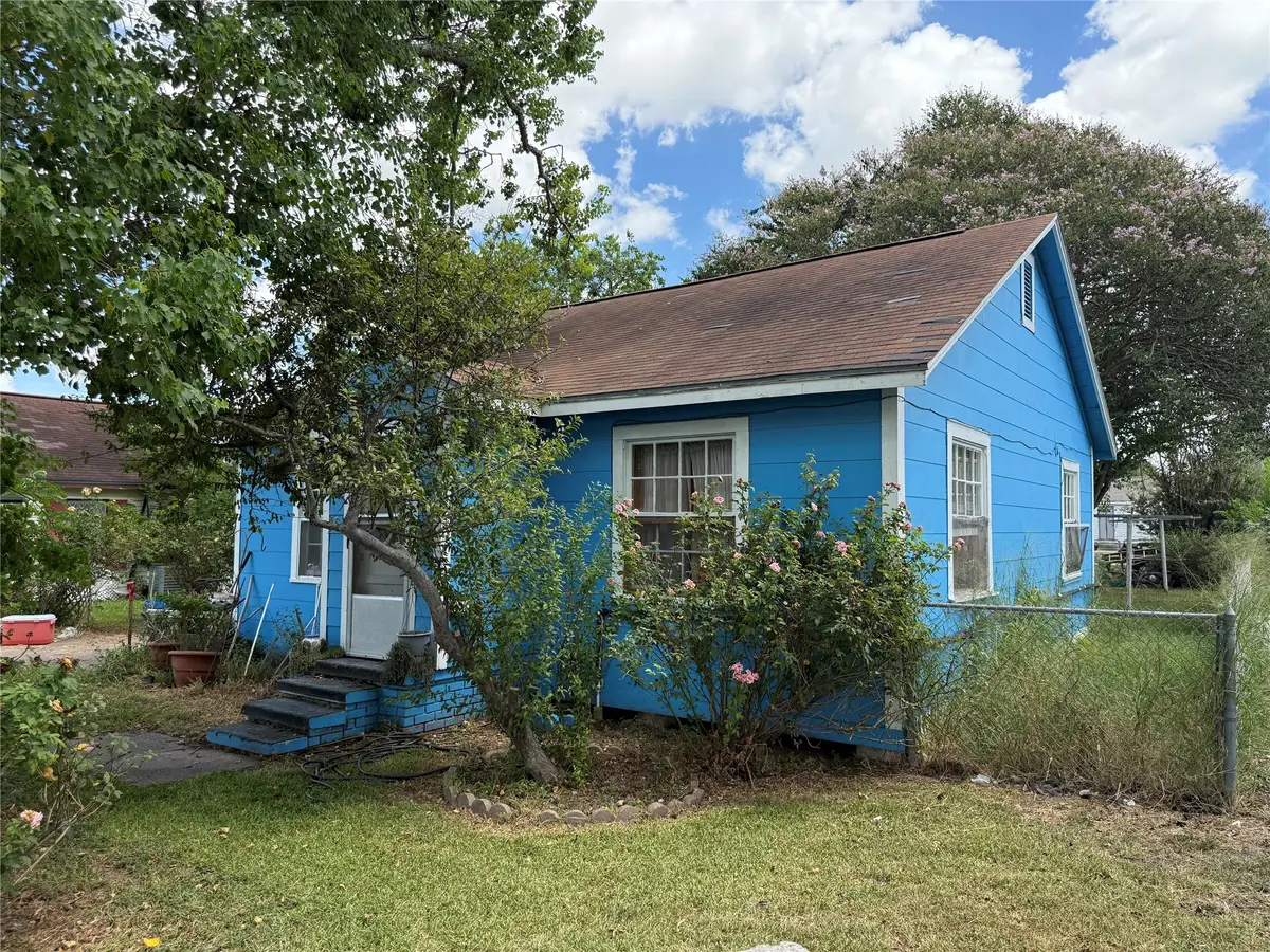 1410 N Gulf Boulevard, Freeport, TX 77541 - Image #1