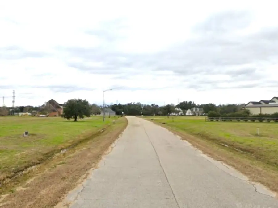 13711 Lake Ridge Drive, Richmond, TX 77469 - #2