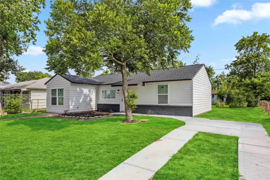 5751 Belmark Street, Houston, TX 77033 - Image #2