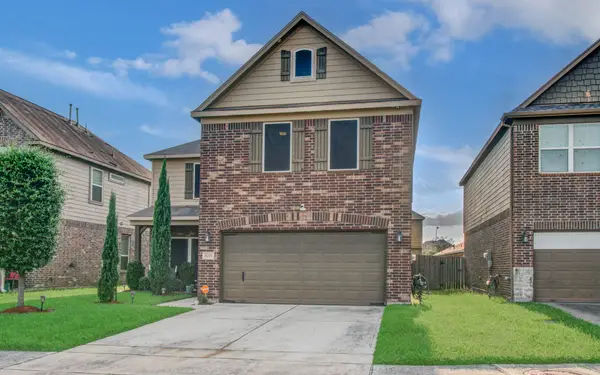 8215 Oat Meadow Trail, Houston, TX 77049