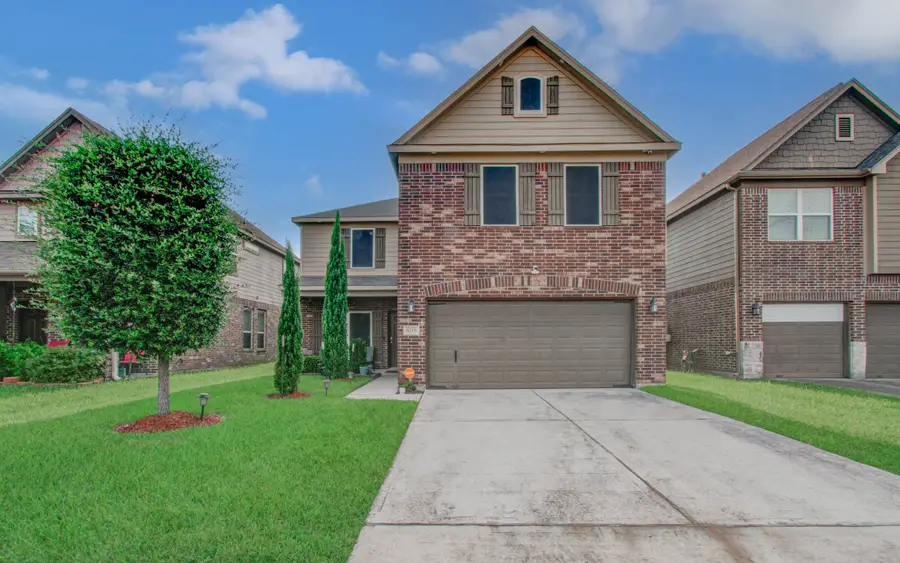 8215 Oat Meadow Trail, Houston, TX 77049 - Image #3