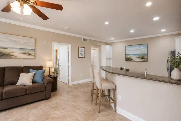 7000 Seawall Boulevard #1111, Galveston, TX 77551