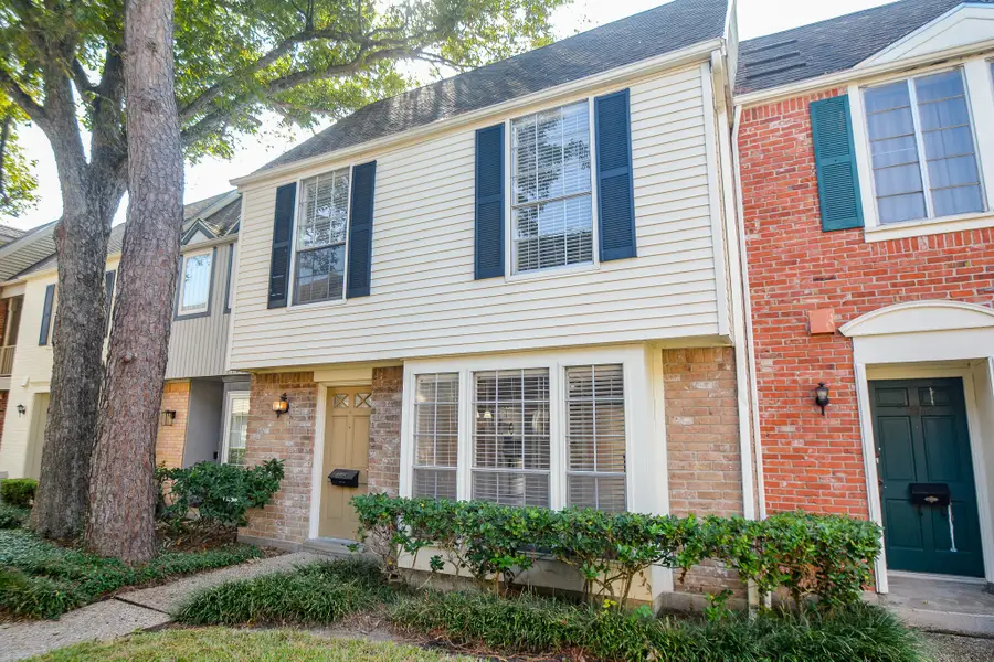 13282 Trail Hollow Drive, Houston, TX 77079 - Image #3