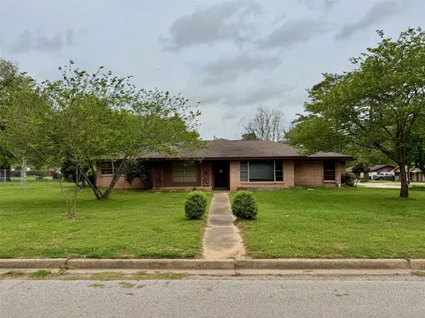 1207 E Redbud, Crockett, TX 75835