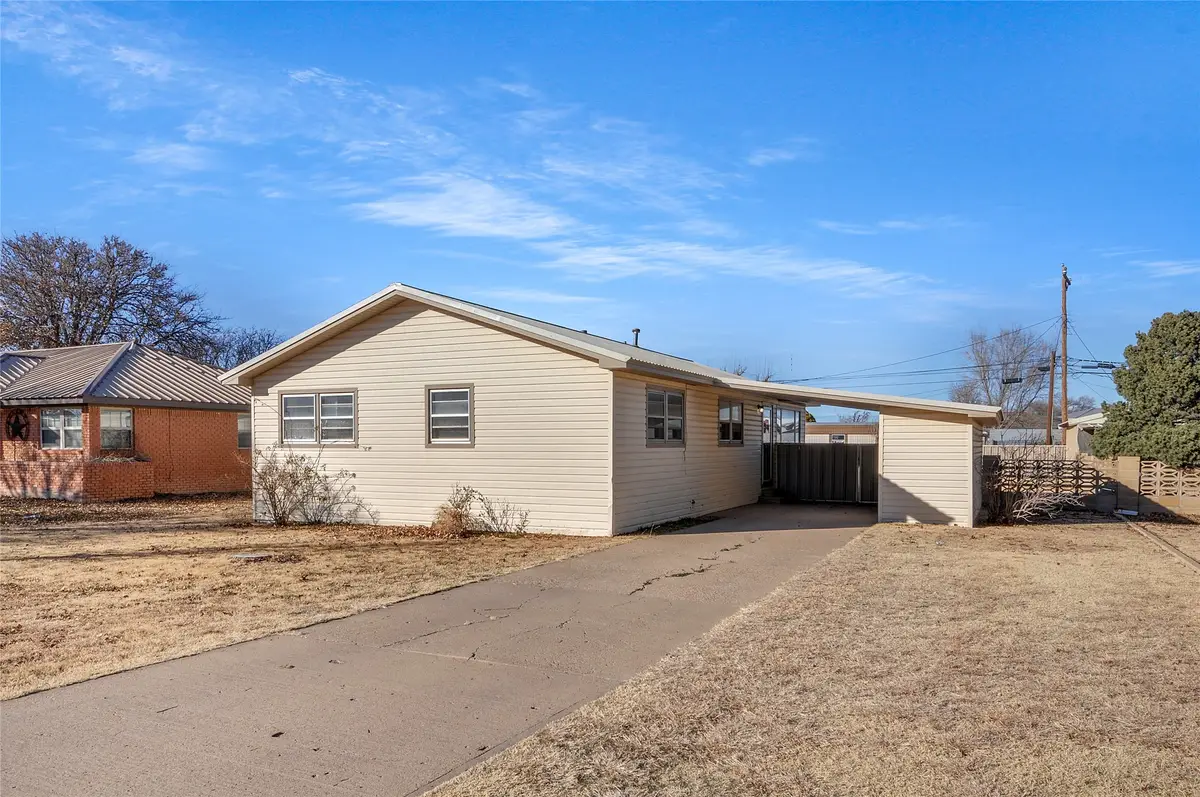 308 W 14th, Friona, TX 79035 - Image #1