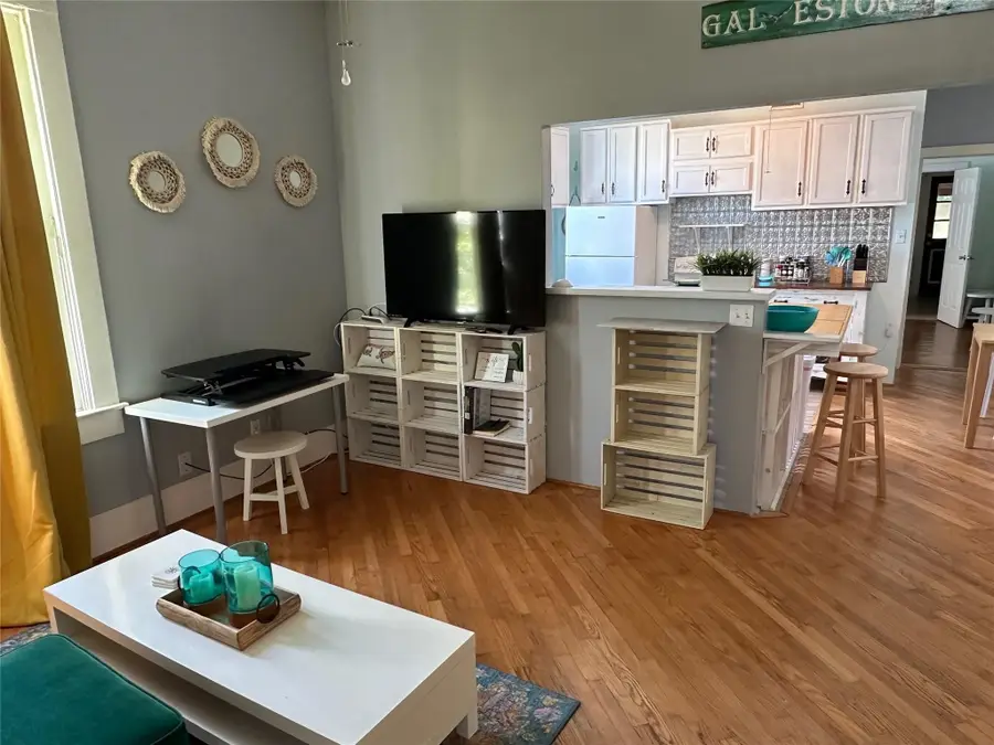 717 Church Street, Galveston, TX 77550 - #2