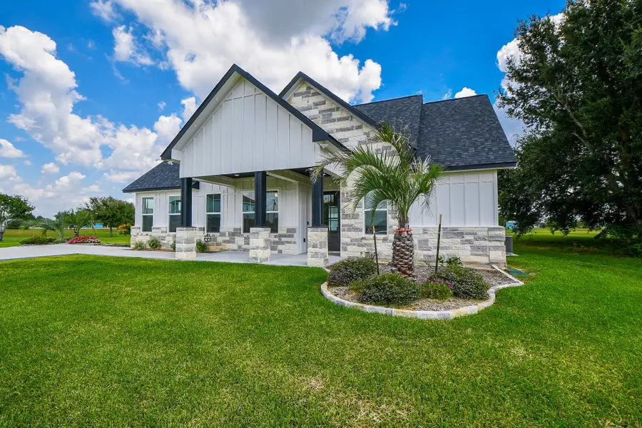 595 Buckskin Drive, Palacios, TX 77465 - Image #3