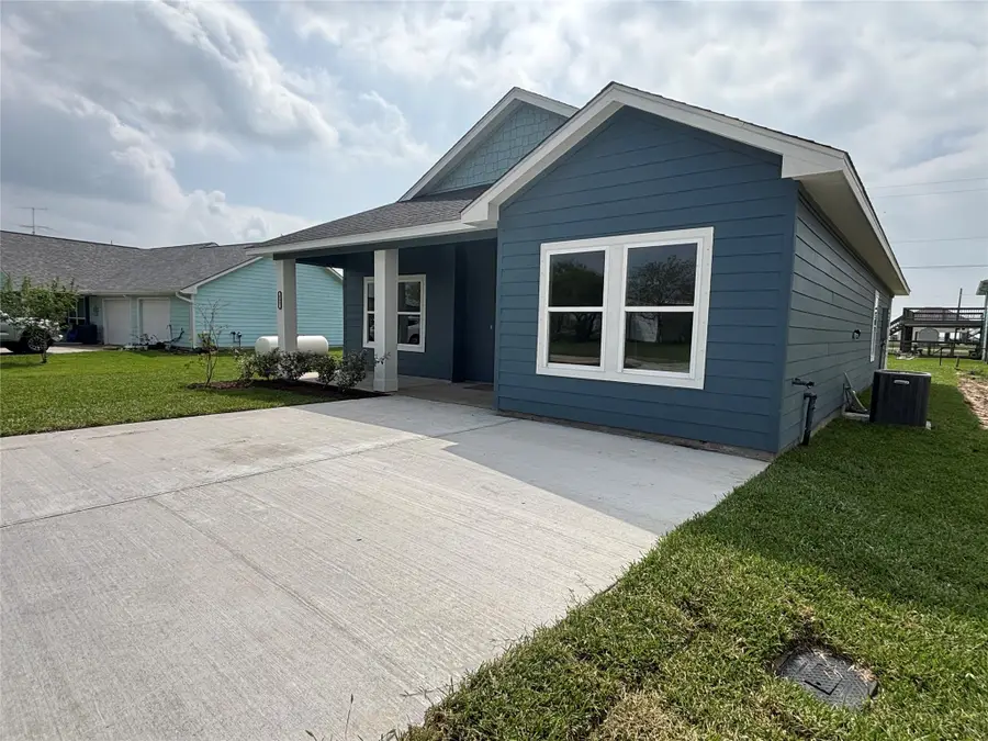 837 Swallow Drive, Palacios, TX 77465 - Image #3