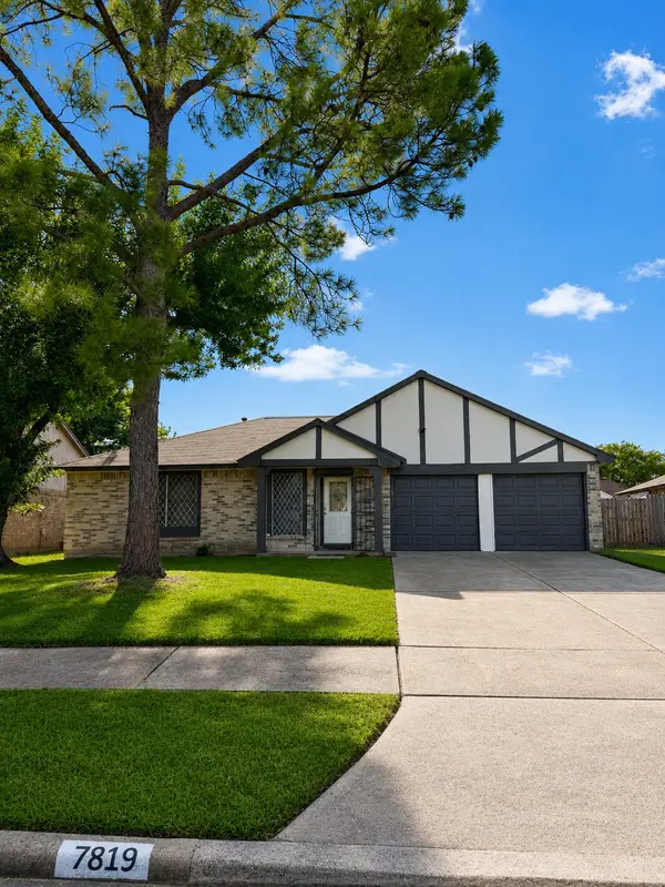 7819 Breda Drive, Baytown, TX 77521