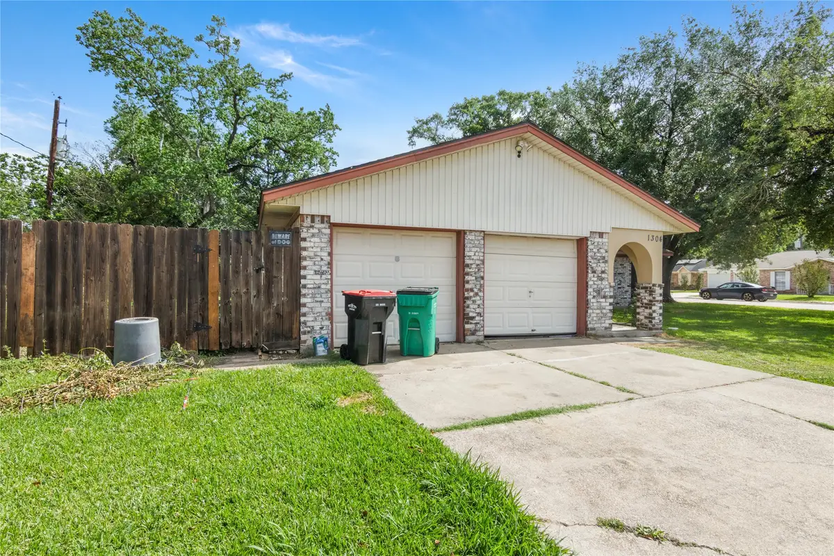 1304 Greenwood Drive, Baytown, TX 77520 - #1