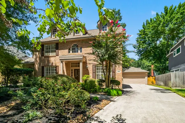 78 N Cochrans Green Circle, The Woodlands, TX 77381