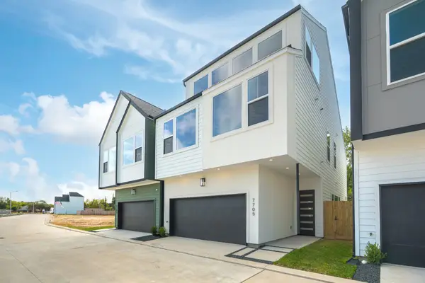 7705 Inwood Grove Lane, Houston, TX 77088