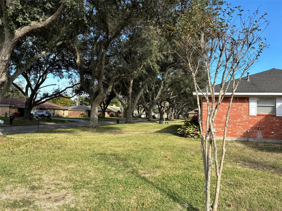 611 Todd Street, East Bernard, TX 77435 - #2