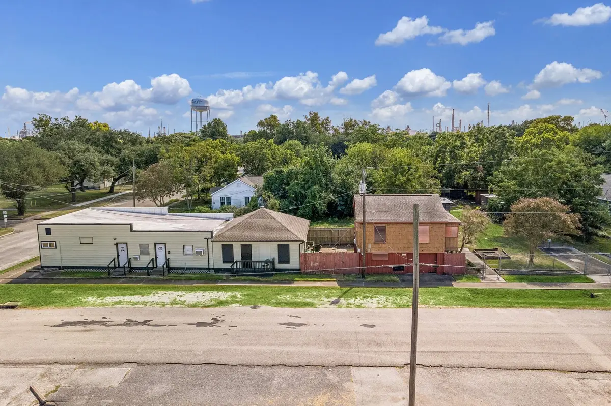 2507 3rd Avenue N, Texas City, TX 77590 - #1