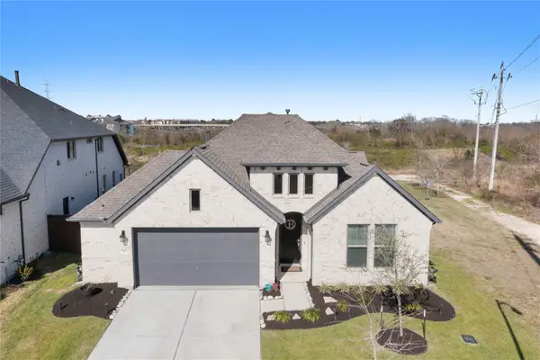 945 Goose Creek Street, Webster, TX 77598