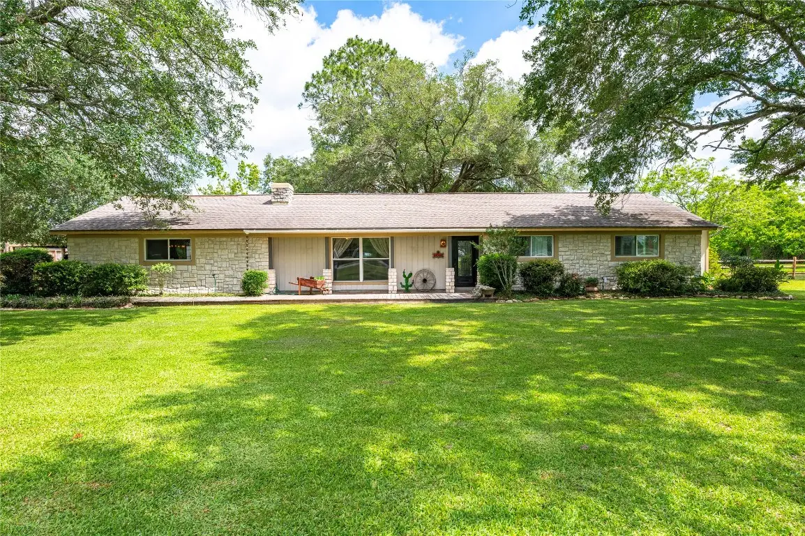 1046 Fm 517 Road, Alvin, TX 77511 - #1