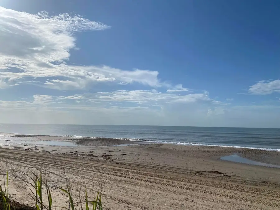 996 Evans Street, Gilchrist, TX 77617 - Image #2