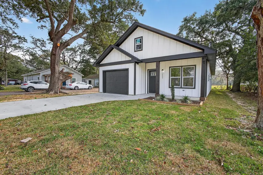 7825 Brighton Drive, Beaumont, TX 77707 - Image #2
