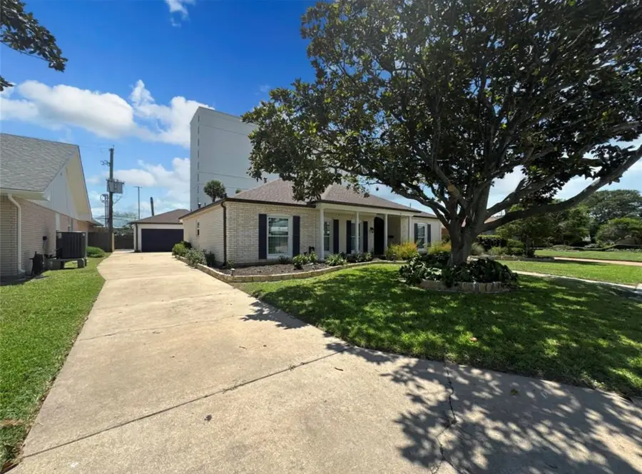 45 Adler Circle, Galveston, TX 77551 - Image #3
