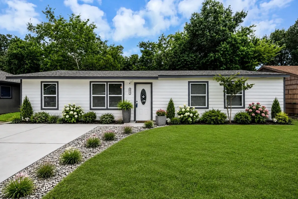 5835 Kenilwood Drive, Houston, TX 77033 - #1