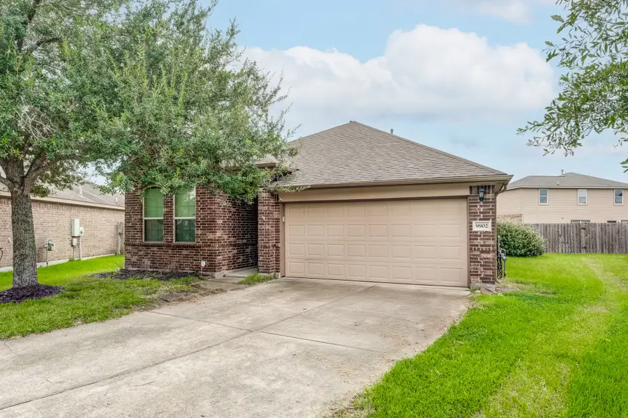 9902 Smokey Quartz Lane, Rosharon, TX 77583 - Image #2