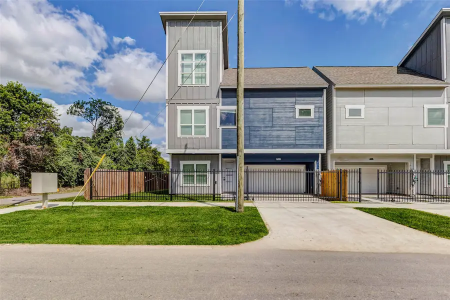 6204 Maybell Street, Houston, TX 77091 - Image #2