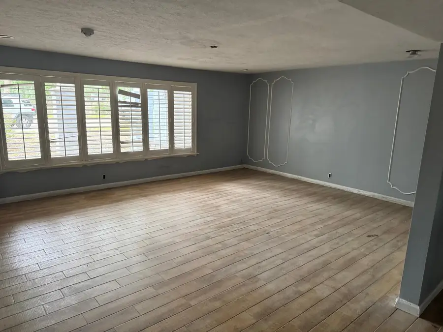 710 S Jackson Street, Alvin, TX 77511 - Image #2