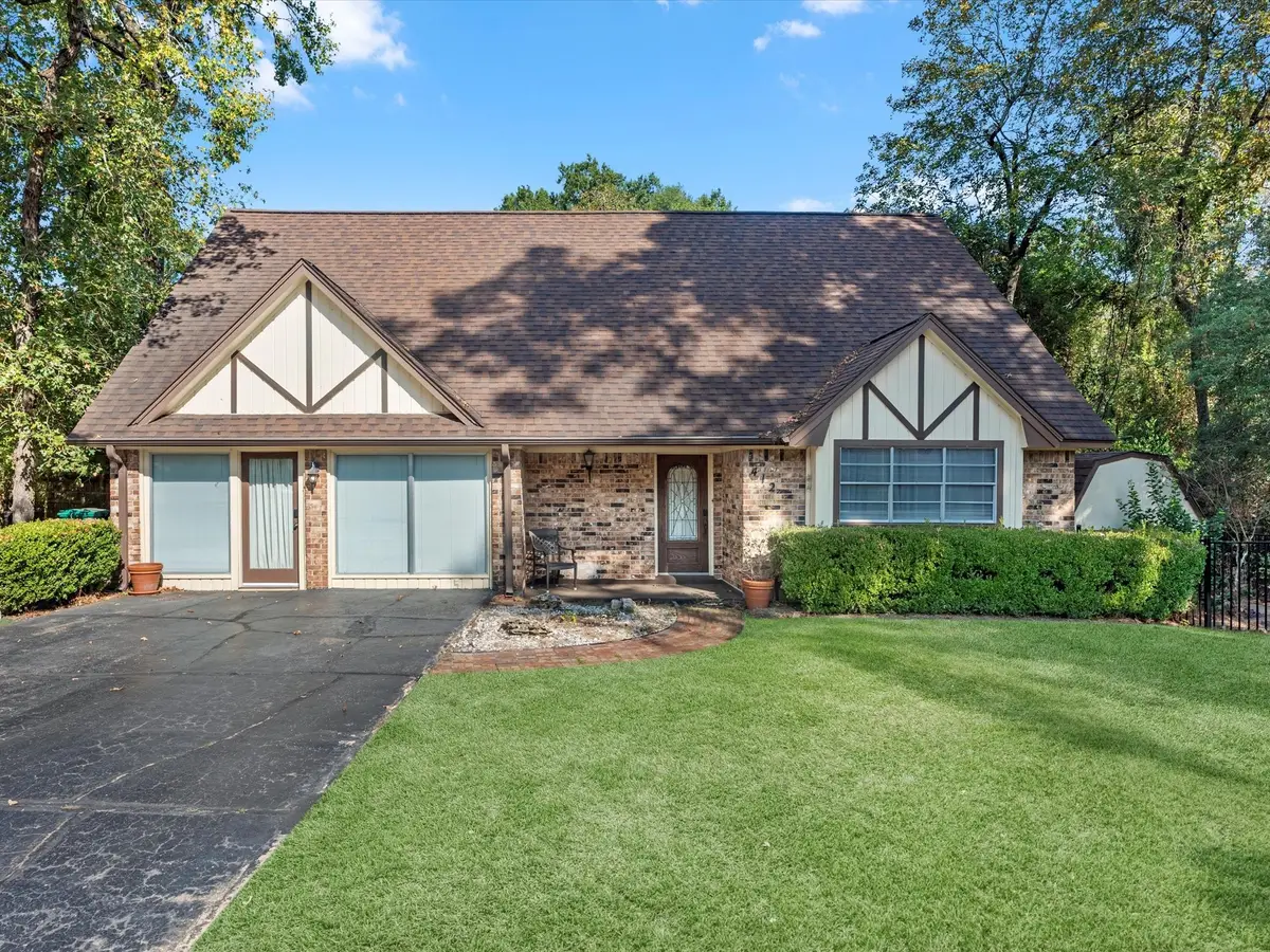 412 Northwood Drive, Conroe, TX 77303 - Image #1