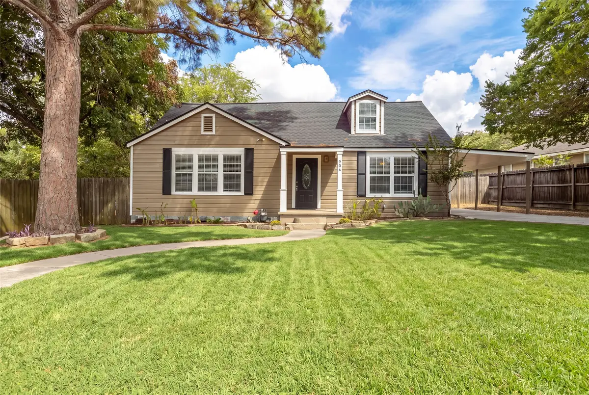 906 W First Street, Brenham, TX 77833 - #1
