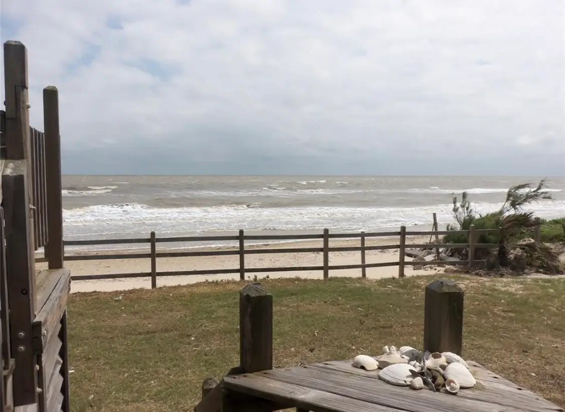 971 Caplen Street, Gilchrist, TX 77617 - Image #1