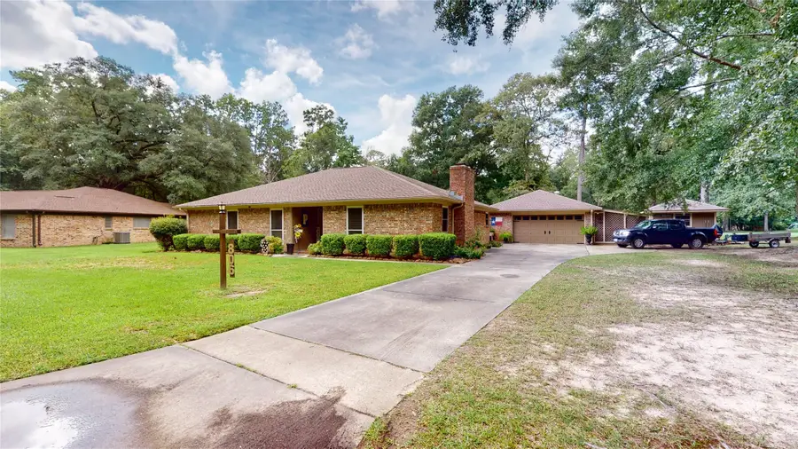 806 Camphor Circle Ne, Village Mills, TX 77663 - Image #3