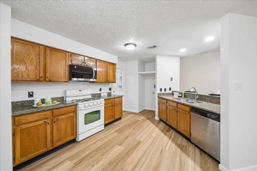 4330 Glen Avon Drive, Pasadena, TX 77505 - #3