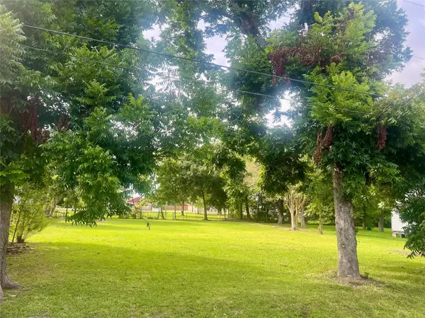 909 Cedar Drive, La Marque, TX 77568