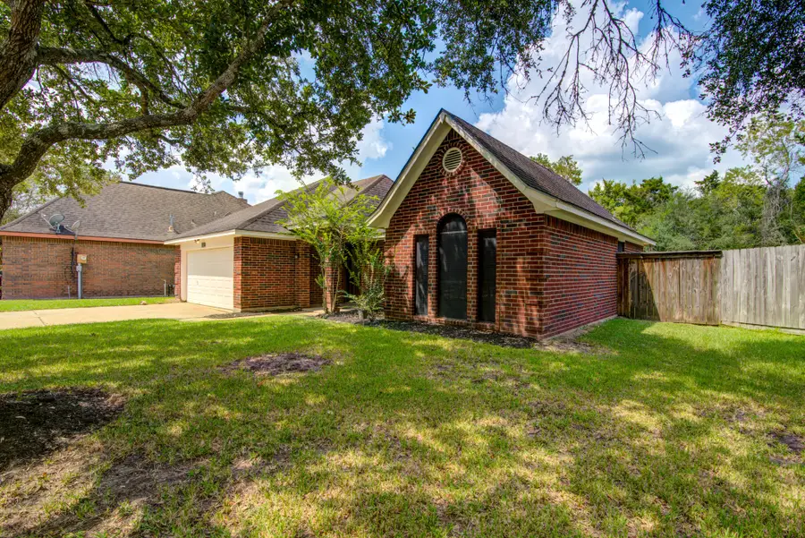1145 Westglen Drive, Alvin, TX 77511 - Image #3