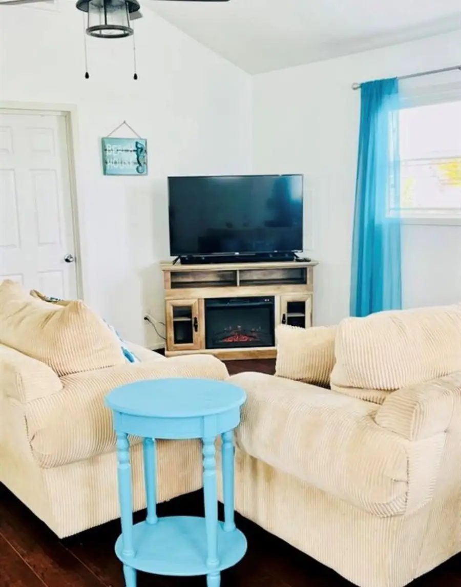 4007 Grayson Drive, Galveston, TX 77554 - Image #2