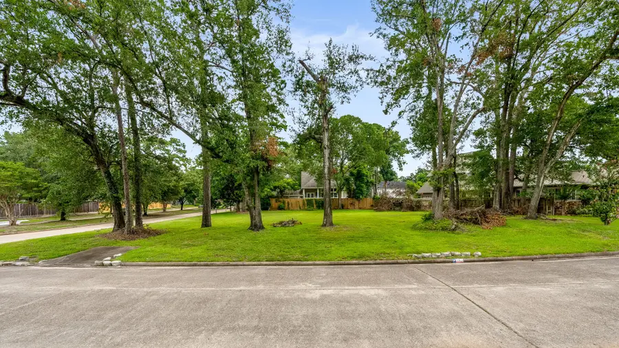 10 Warrenton Drive, Houston, TX 77024 - Image #2