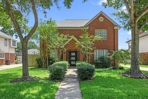 211 Aberdeen Street, Stafford, TX 77477