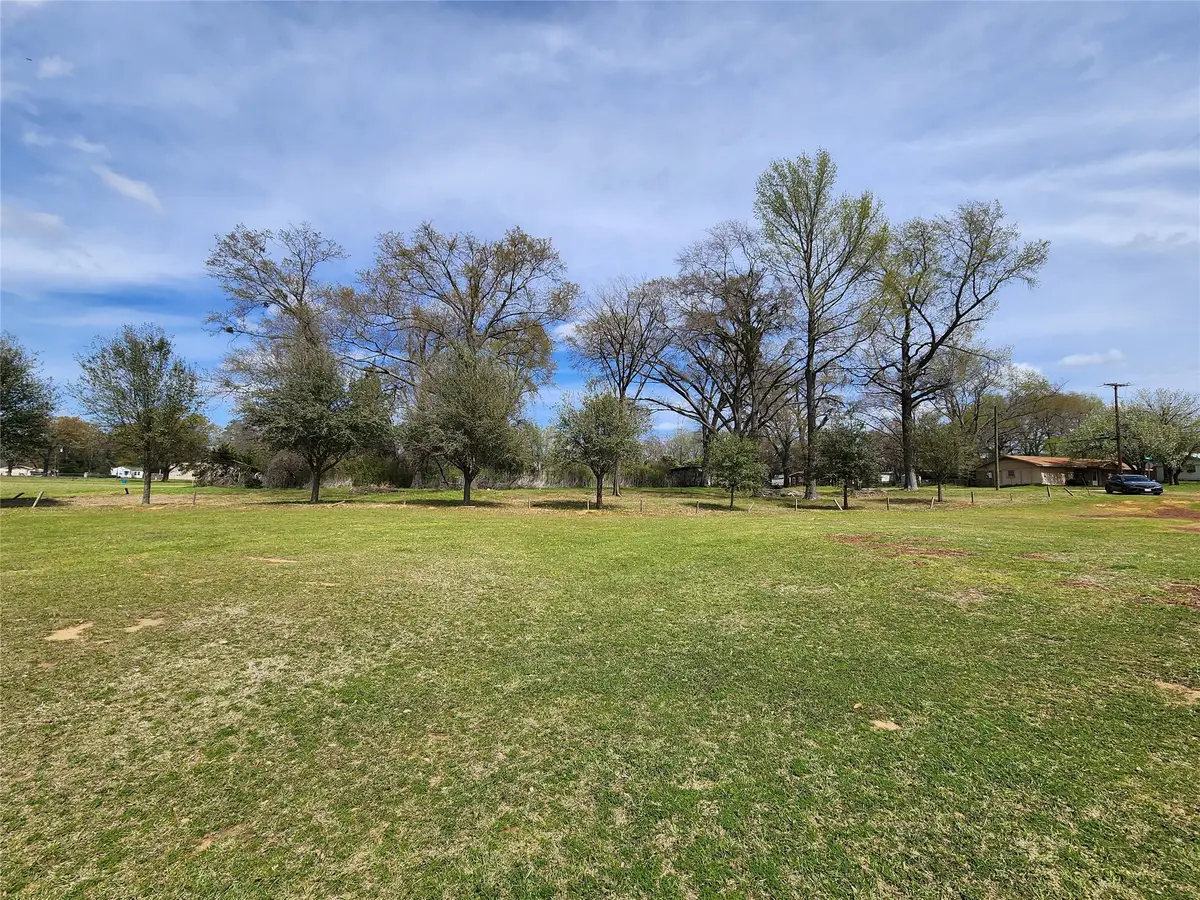 105 Easy Street, Palestine, TX 75801 - Image #1